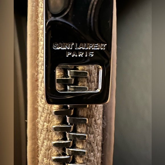 CLASSIC CASSANDRE CHAIN WALLET IN GRAIN DE POUDRE LEATHER DARK BEIGE - Picture 3 of 12